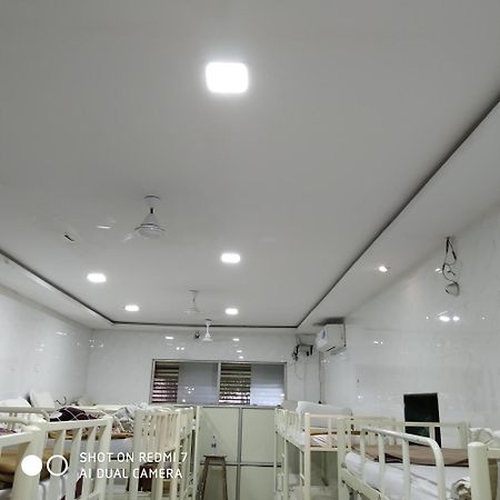 Star Dormitory Bombaim Exterior foto