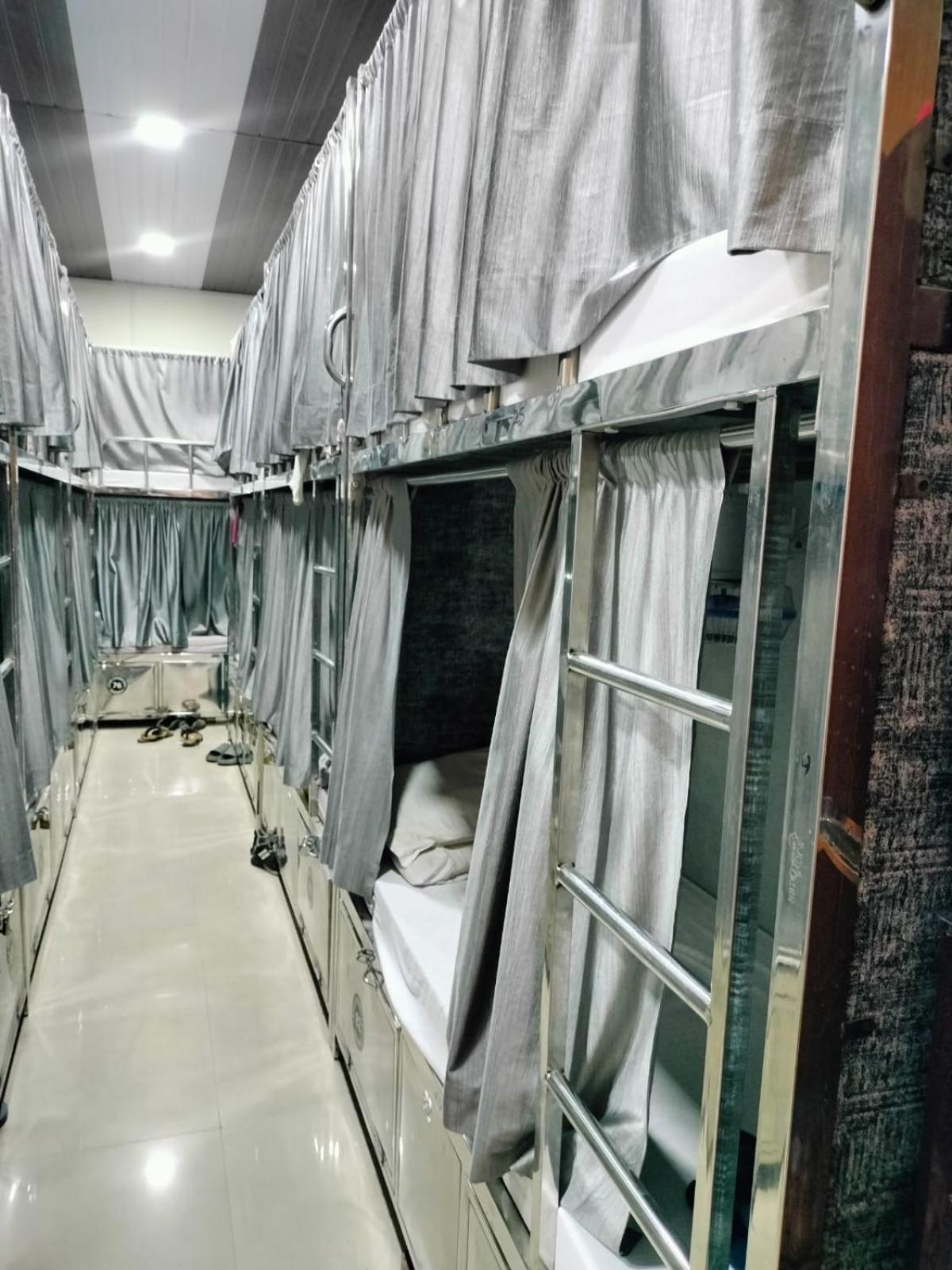 Star Dormitory Bombaim Exterior foto
