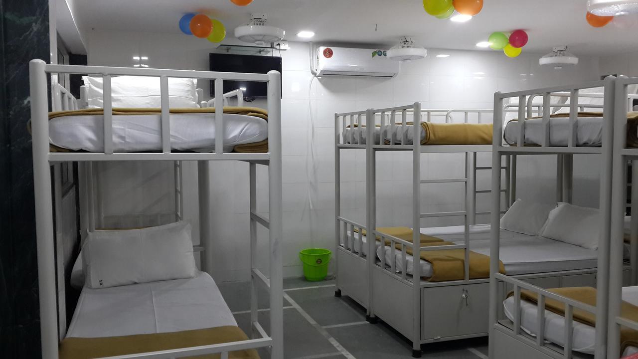 Star Dormitory Bombaim Exterior foto