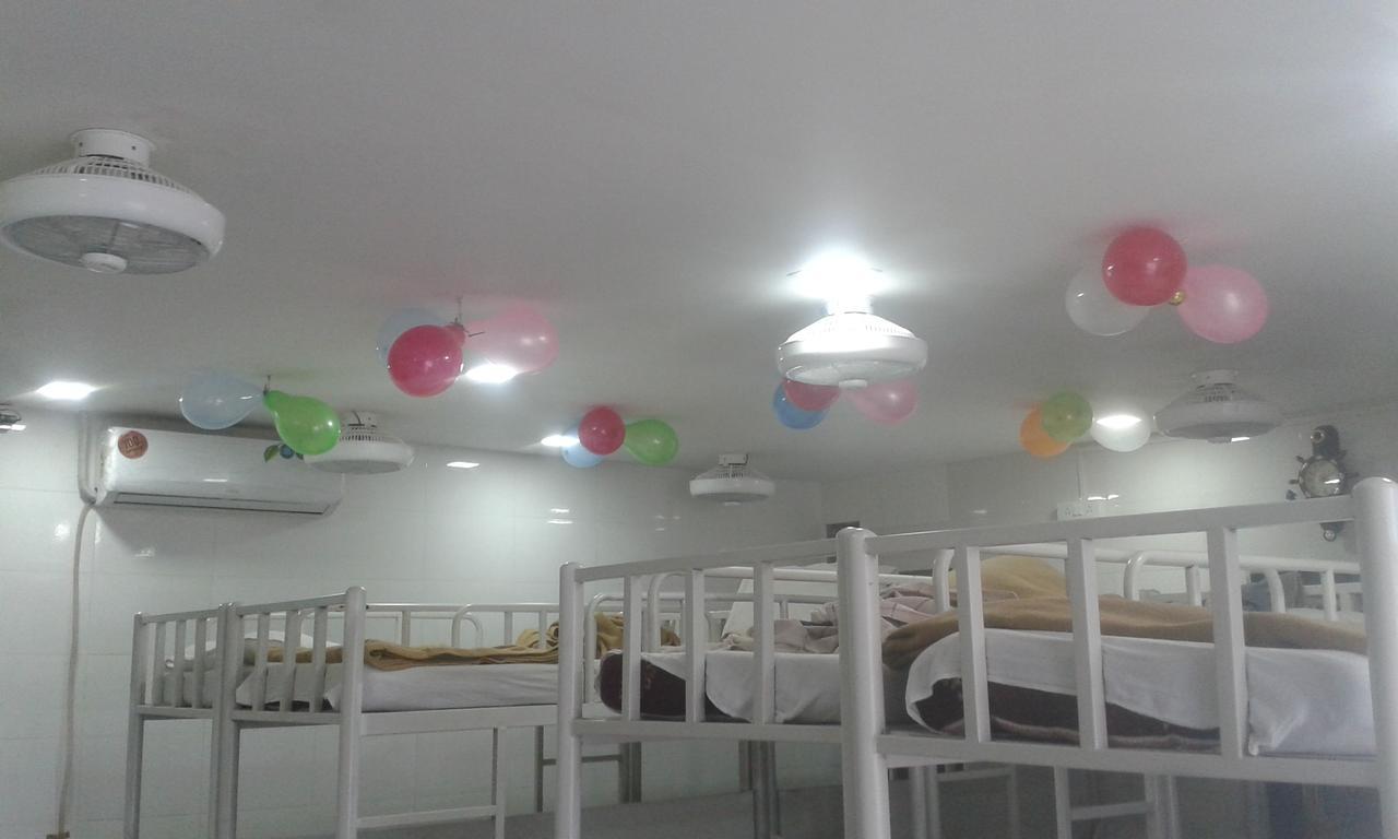 Star Dormitory Bombaim Exterior foto