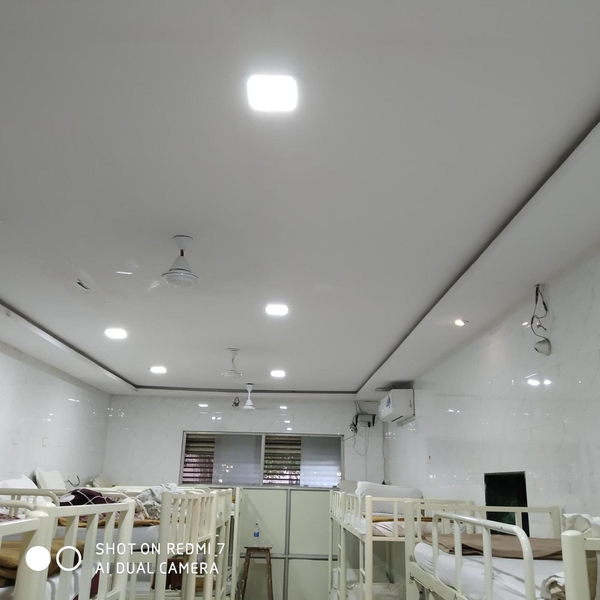 Star Dormitory Bombaim Exterior foto
