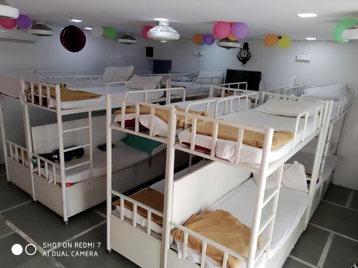 Star Dormitory Bombaim Exterior foto
