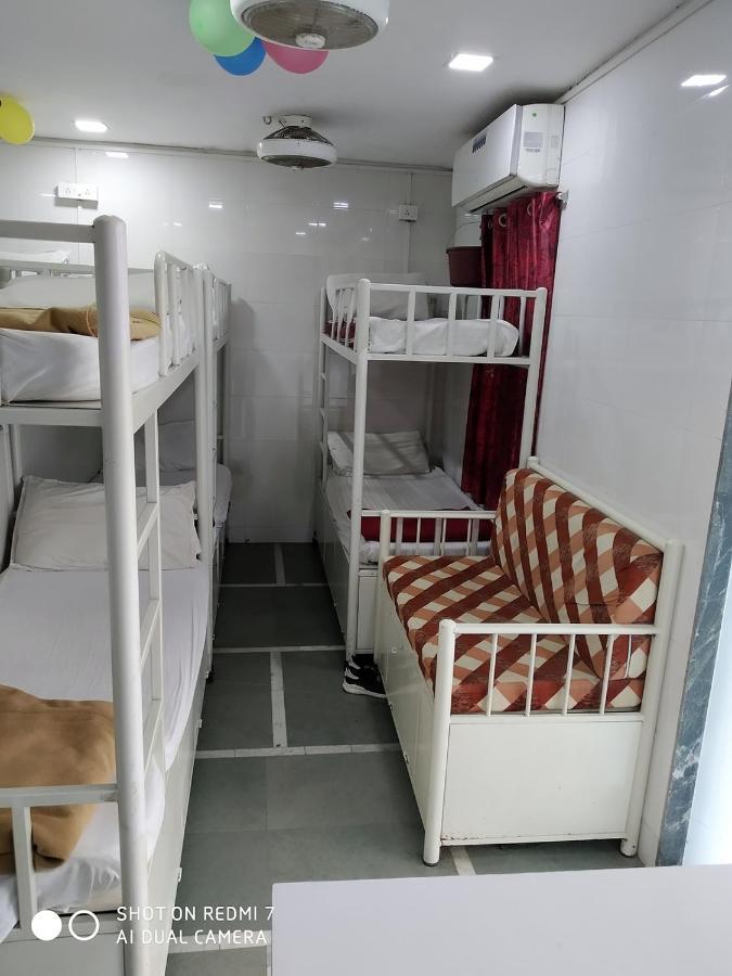 Star Dormitory Bombaim Exterior foto